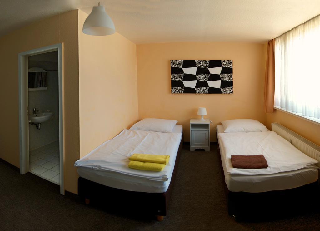 Apartmentpension Am Krongut Potsdam Rum bild